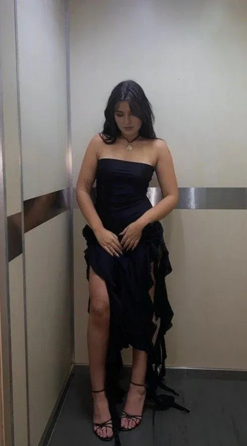 Vestido de fiesta largo negro con abertura y estampado floral, sexy, sin tirantes, con volantes irregulares 