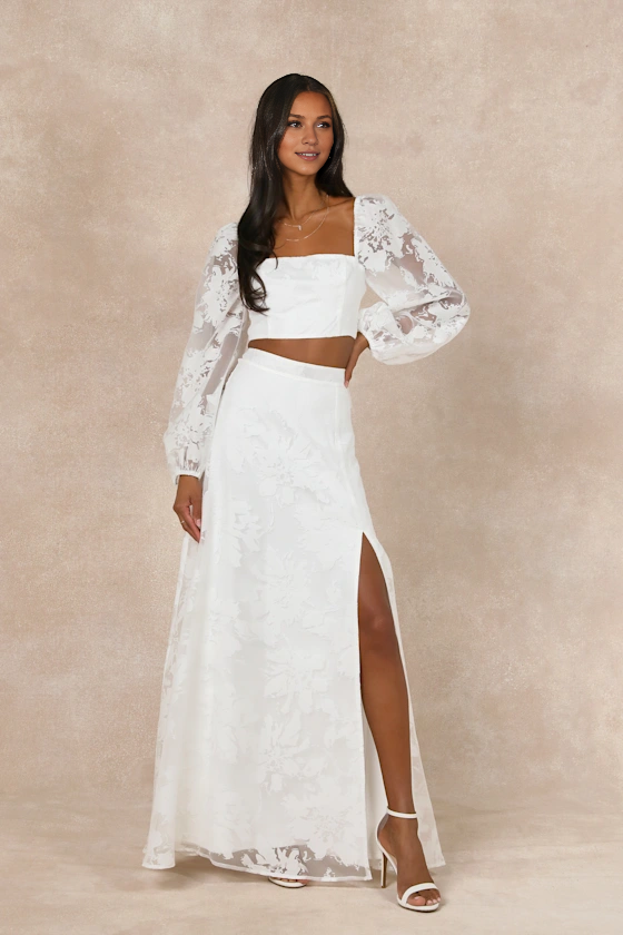 Robe de mariée deux pièces à manches longues, col carré, perfection exceptionnelle, motif floral blanc dévoré, avec fente