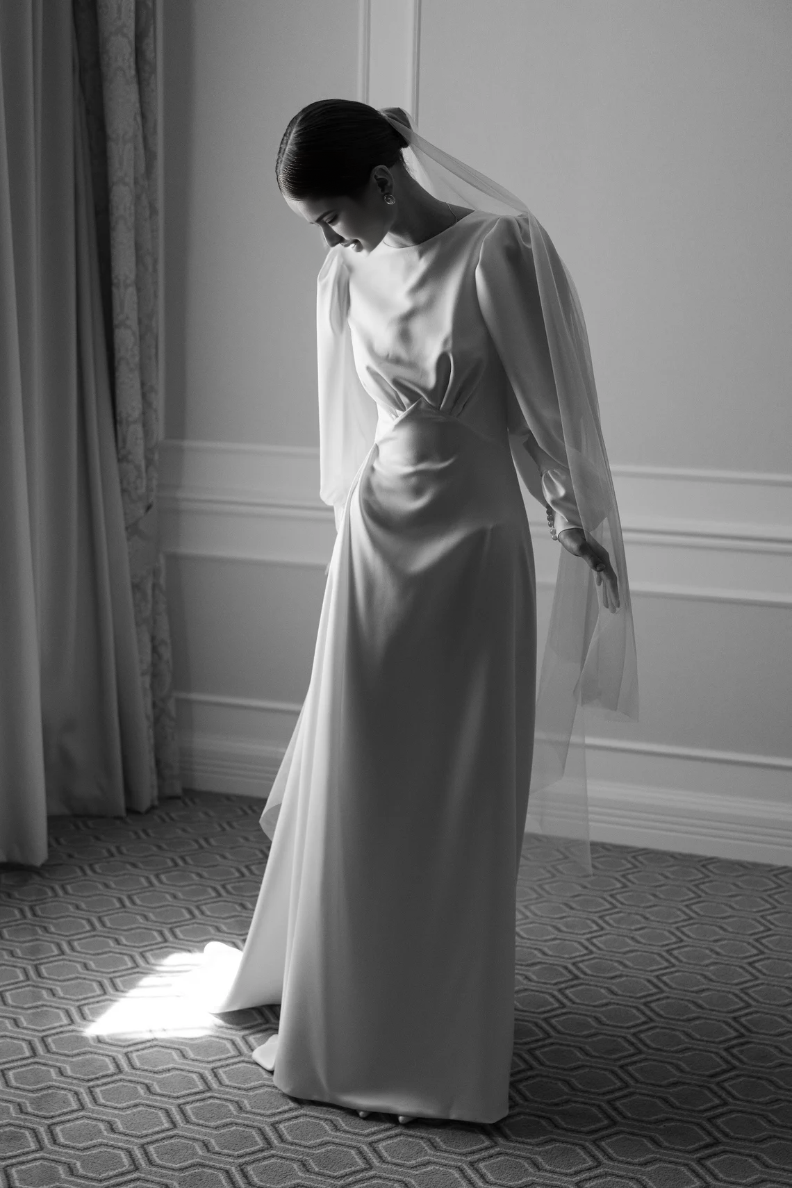 Long Sleeve Wedding Dress Minimalist Open Back Wedding Dress A-line Romantic Bride Dress With Side Hight Slit