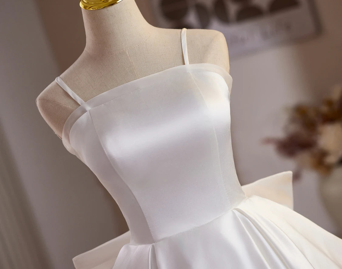Lovely A-Line Spaghetti Straps Bow-Back Satin White Mini Homecoming Dresses