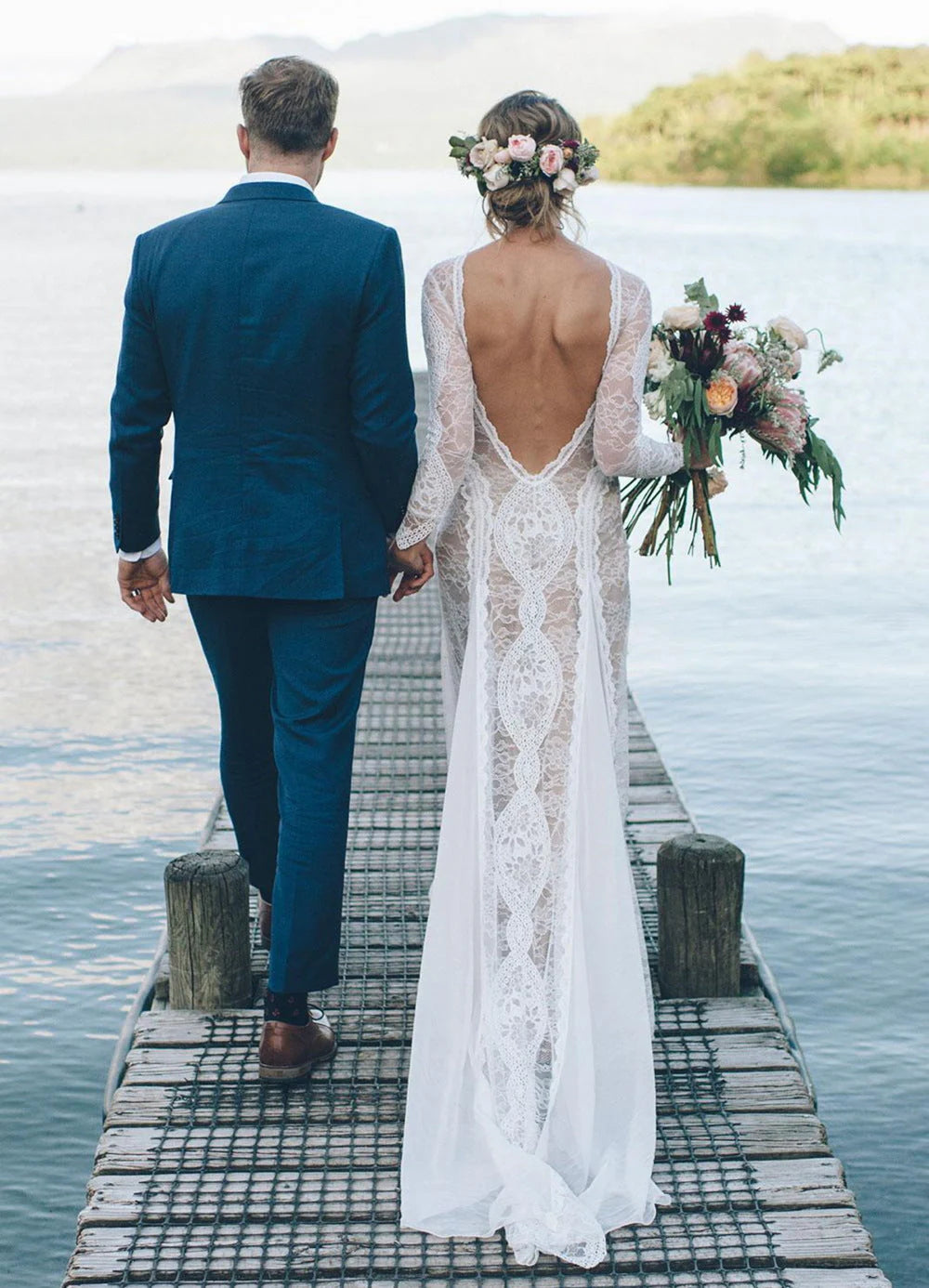 Robe de mariée sirène dos nu en dentelle style bohème à manches longues et style vintage 