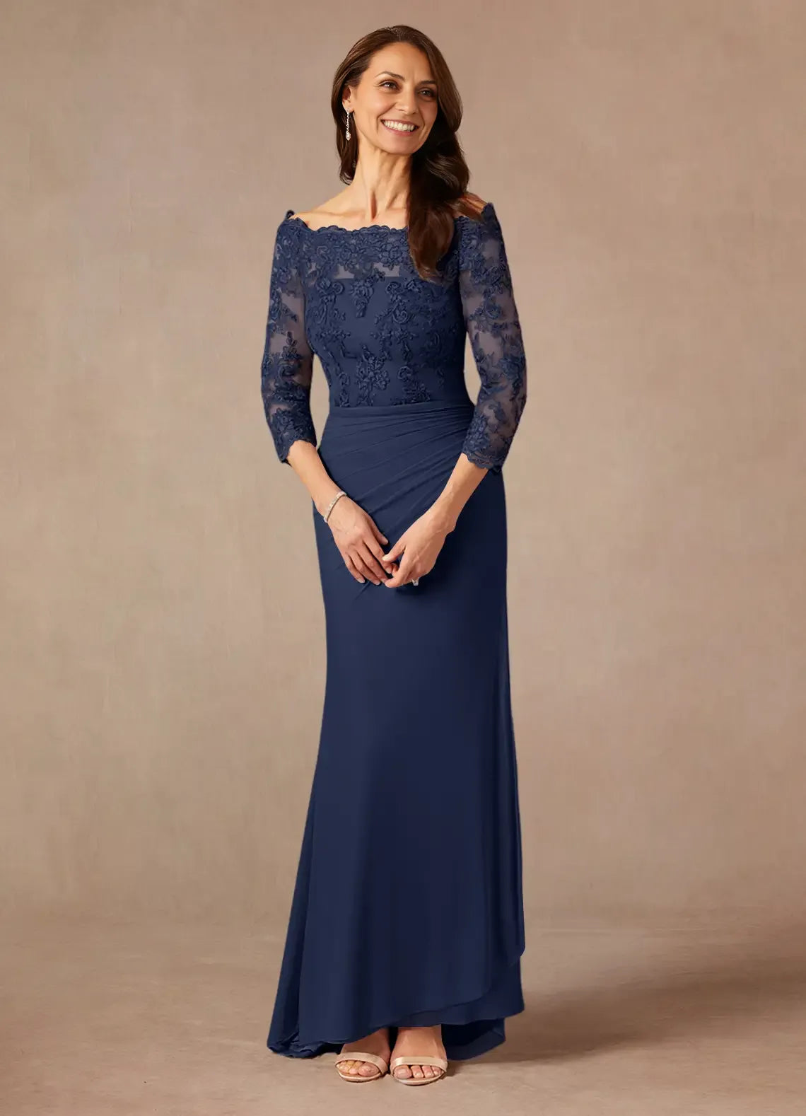 Robe sirène bleu marine foncé à épaules dénudées et traîne à manches trois-quarts, couleur unie, robe mère de la mariée simple 