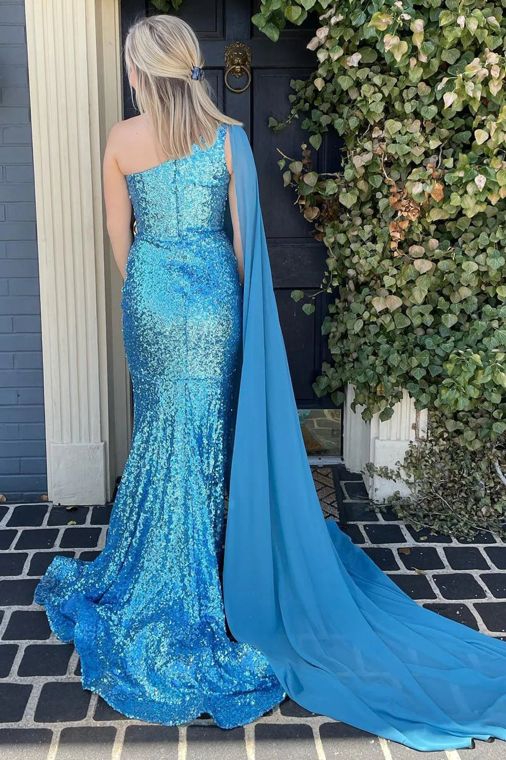 Robe de bal longue sirène asymétrique à paillettes bleues avec fente sur le devant 
