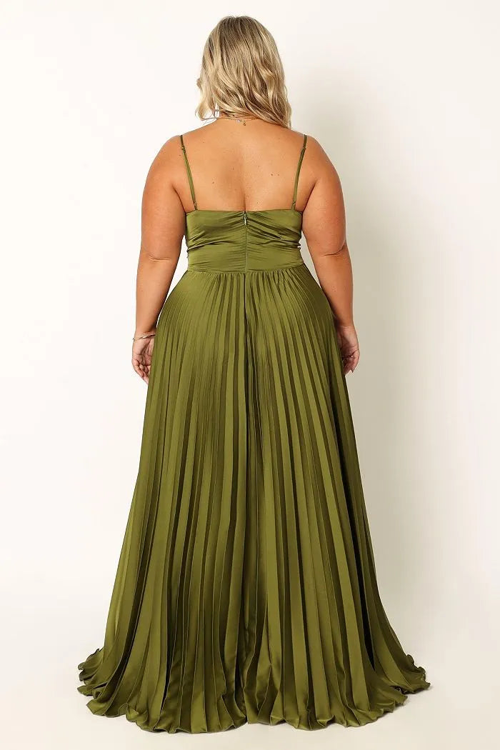 Modern A-Line Spaghetti Straps Sleeveless Pleated Satin Floor-Length Plus Size Prom Dress