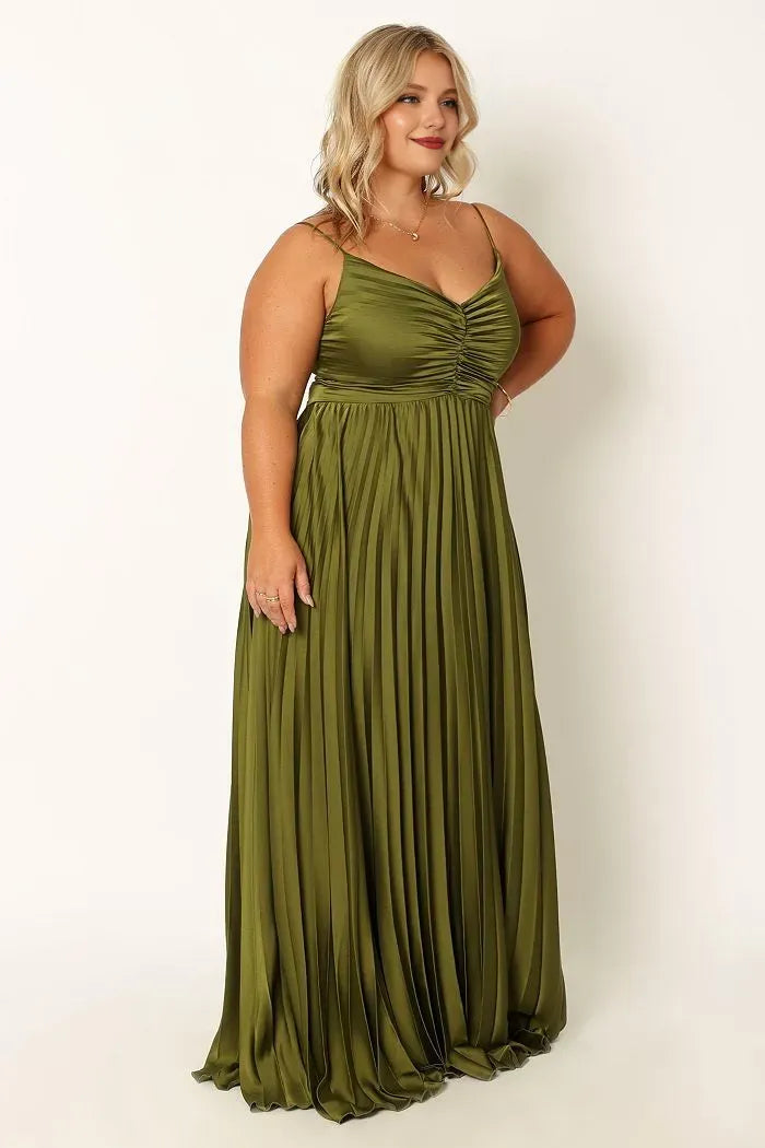 Modern A-Line Spaghetti Straps Sleeveless Pleated Satin Floor-Length Plus Size Prom Dress