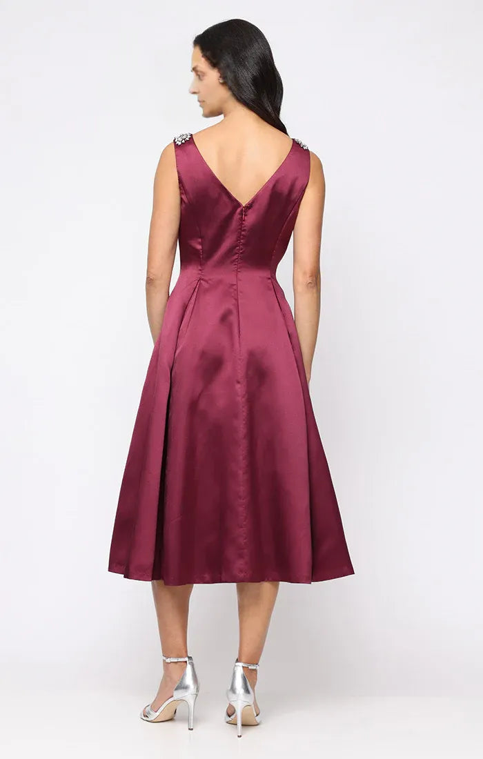 Modern A-Line V Neck Sleevless Backless Tea-Length Mother of the Bride Dress