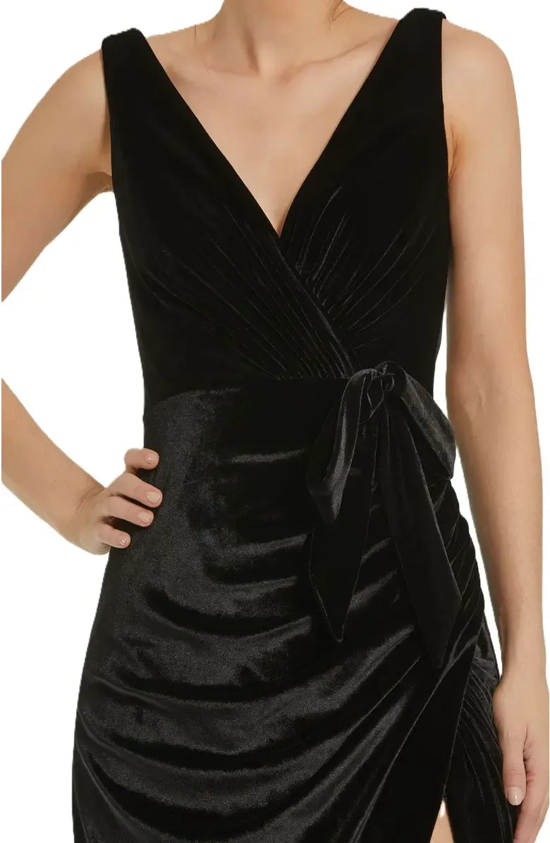 Modern Fitted V Neck Sleeveless Velvet Floor-Length Prom Dress