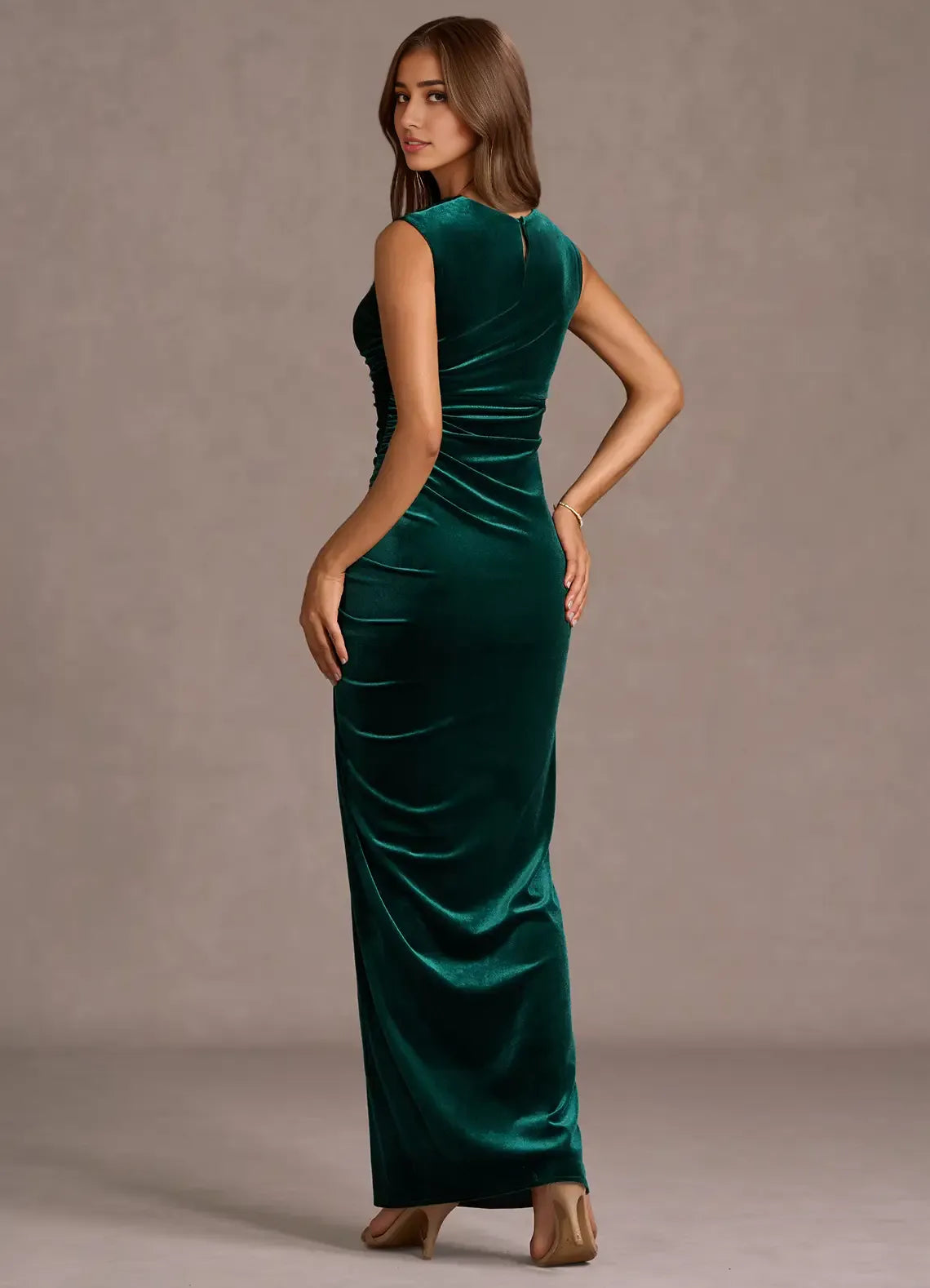 Modern Sheath Cowl Neck Sleeveless Keyhole Back Floor-Length Evening Dress