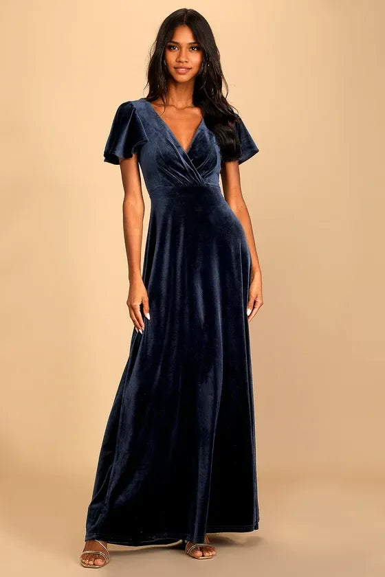 Vestidos formales de Weitese para mujer: vestido largo de terciopelo azul marino con mangas onduladas, ¡absolutamente sorprendente! En tiendas de vestidos de fiesta. 