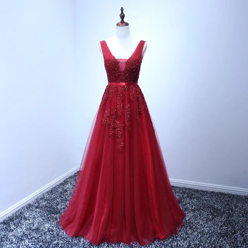 Red V Neck Sleeveless Lace Appliques Tulle A Line Prom Dress