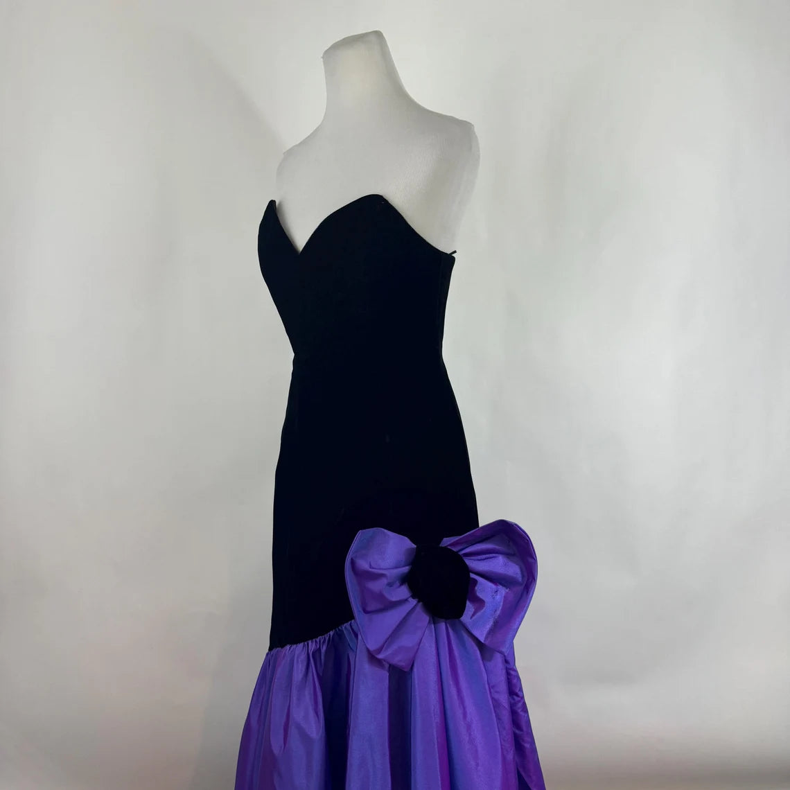 Off-the-Shoulder Floor Length Sleeveless Tiered Ruffled Strapless Large Bow Prom Dress