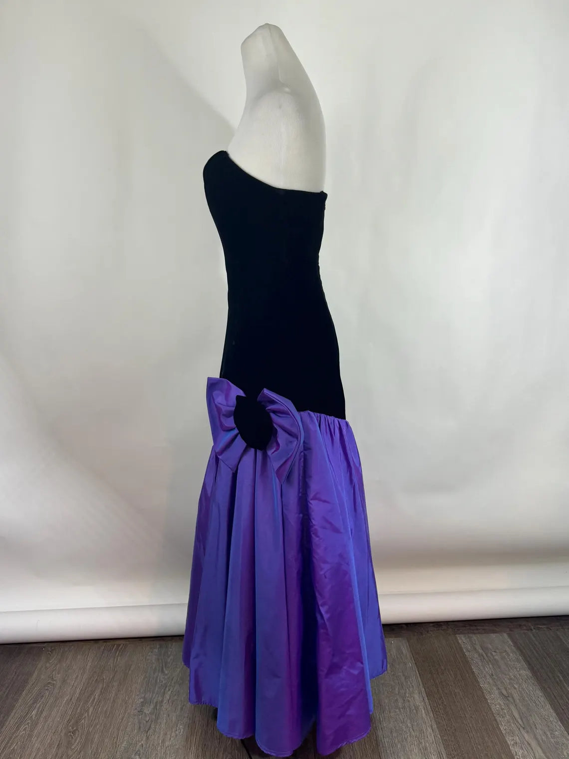 Off-the-Shoulder Floor Length Sleeveless Tiered Ruffled Strapless Large Bow Prom Dress