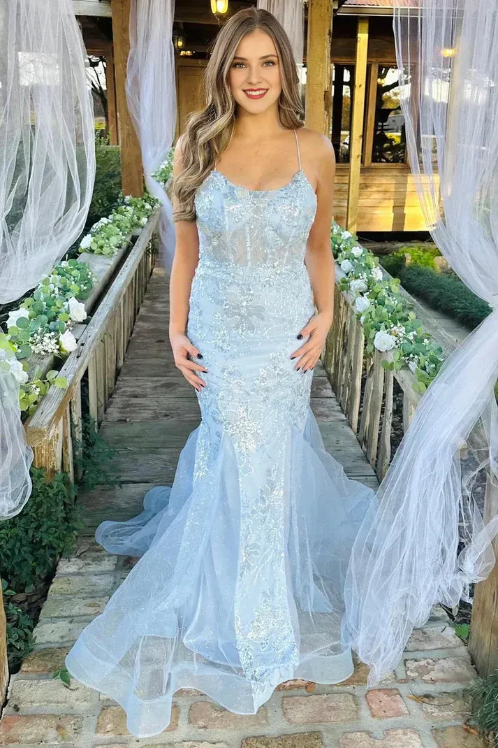Robe de bal longue bleu clair à épaules dénudées et col rond en dentelle pailletée 