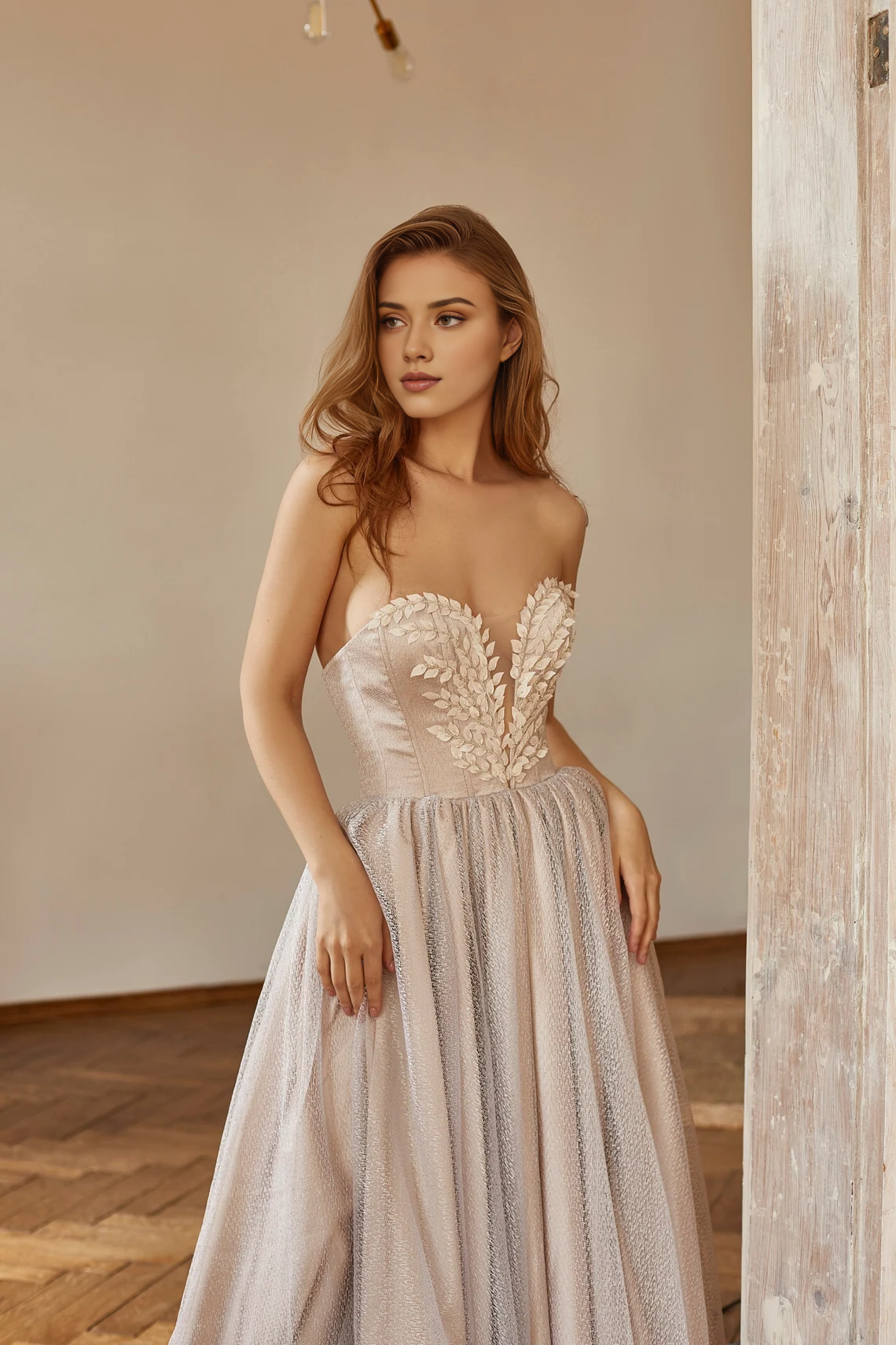 Off-the-Shoulder Long Wedding Dress Backless Tulle Sleeveless Floor Length Prom Party Dress With Cape