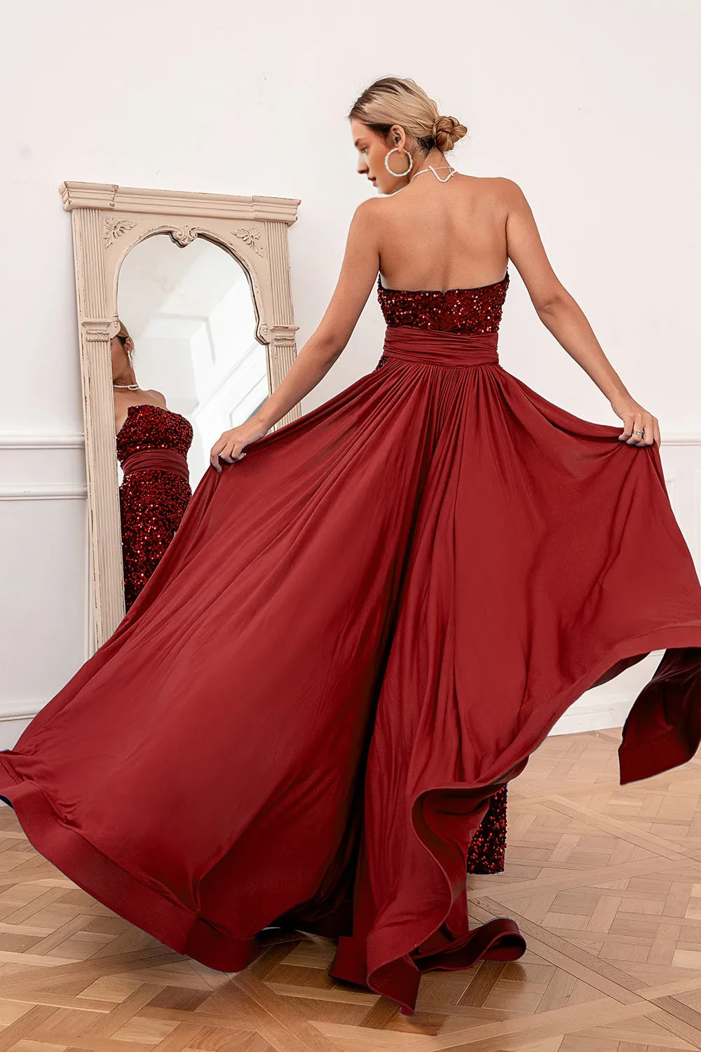 Robe de bal longue à épaules dénudées et paillettes, sans bretelles, avec fente 