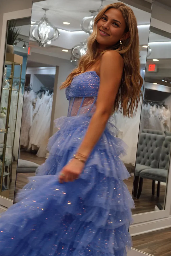 Robe de bal longue en tulle scintillante, épaules dénudées, sans bretelles et à volants 