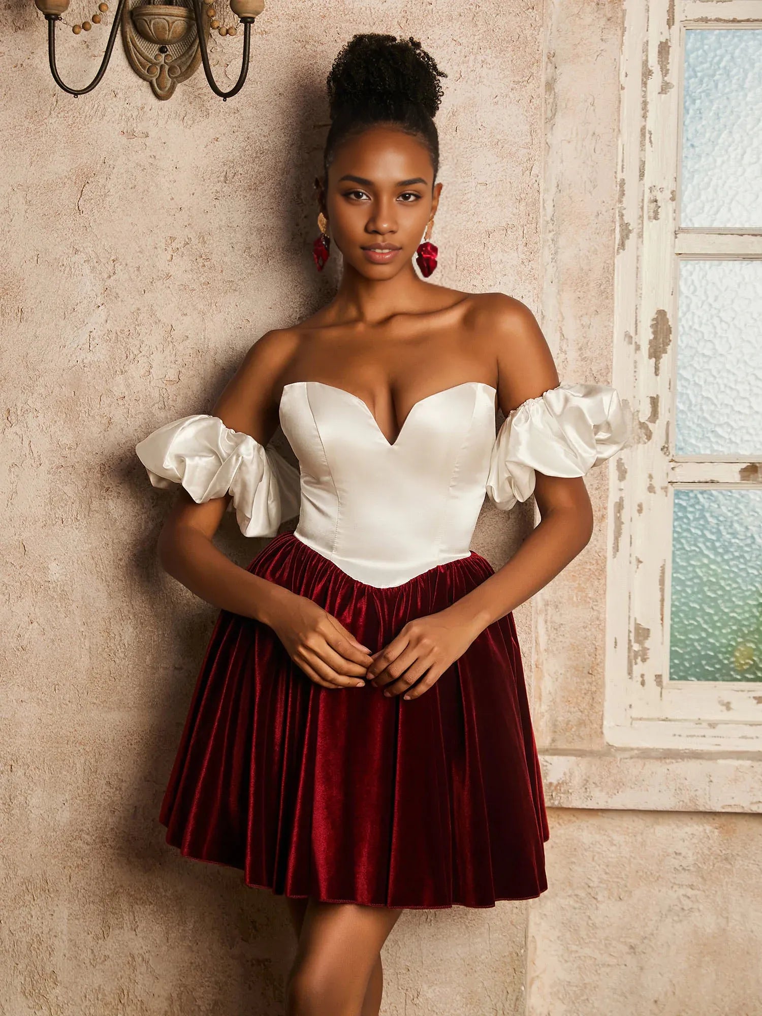 Robe de soirée courte à épaules dénudées et manches amovibles 