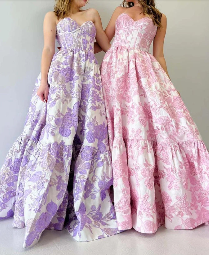 Robe de bal à volants, dos nu, décolleté en cœur, style corset fleuri