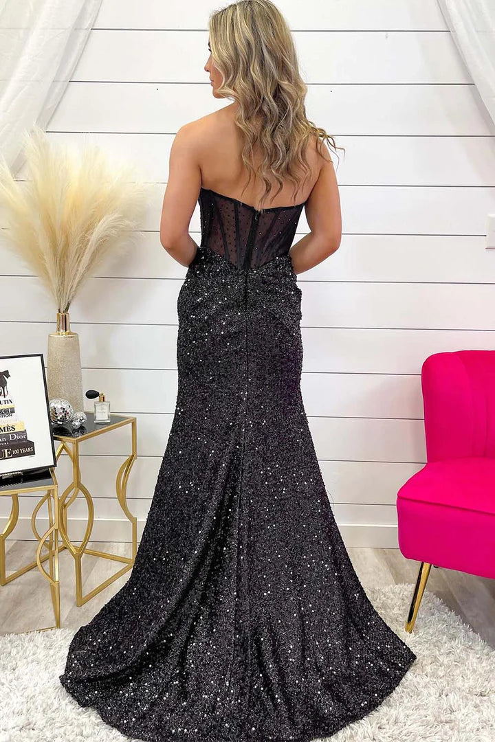Robe de bal noire à épaules dénudées et traîne à sequins avec corset et fente