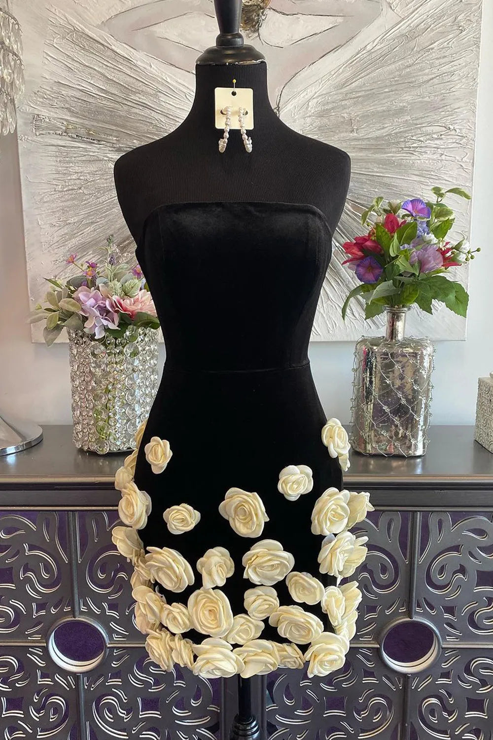 Robe de soirée moulante courte, épaules dénudées, sans bretelles, avec fleurs 3D