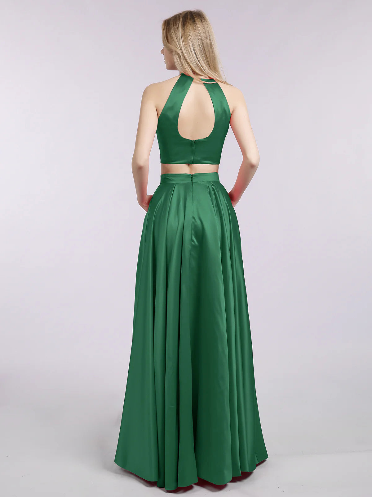 Robe de soirée deux pièces en satin vert foncé, épaules dénudées, longueur au sol, avec poches 