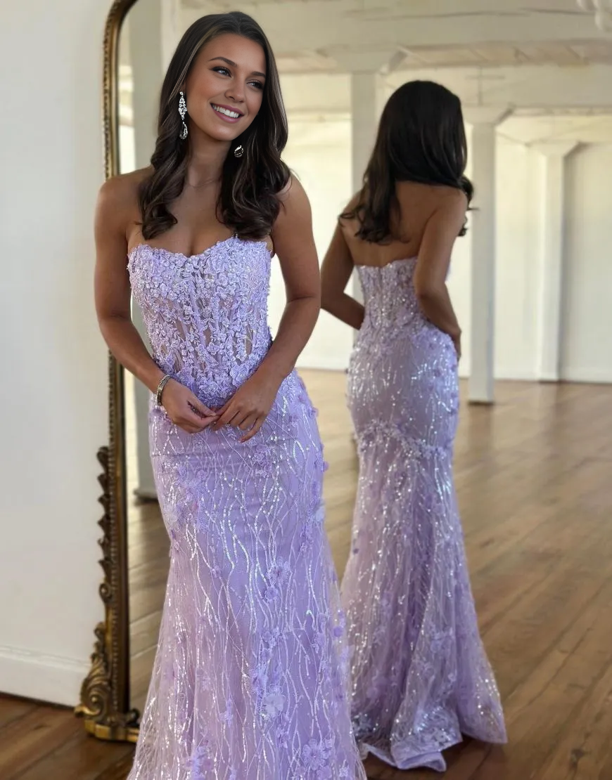Hermoso vestido de fiesta de sirena sin tirantes y hombros descubiertos con cuentas