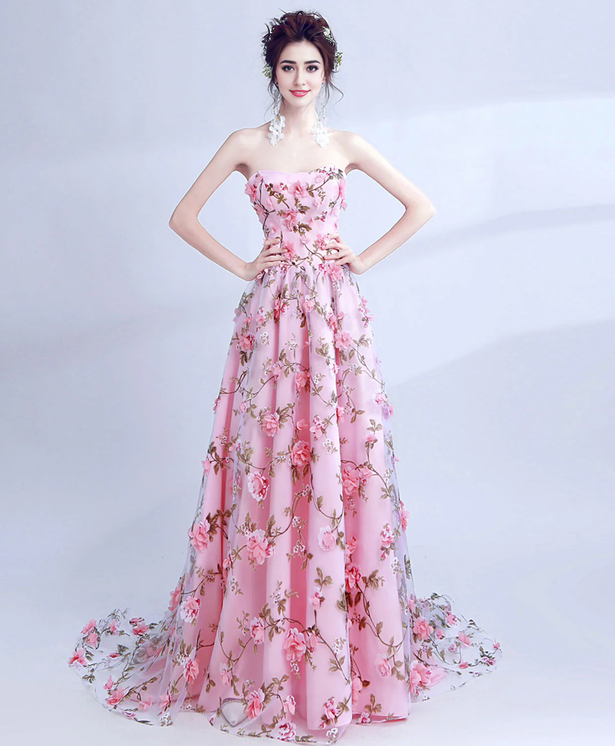 Robe de bal longue en tulle à épaules dénudées et fleurs 3D 