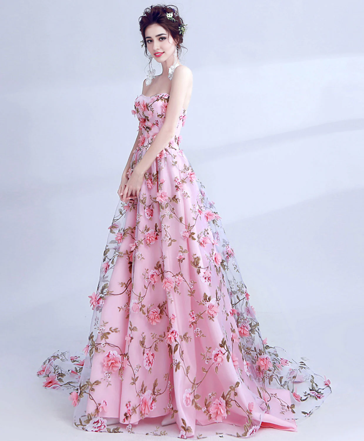 Robe de bal longue en tulle à épaules dénudées et fleurs 3D 