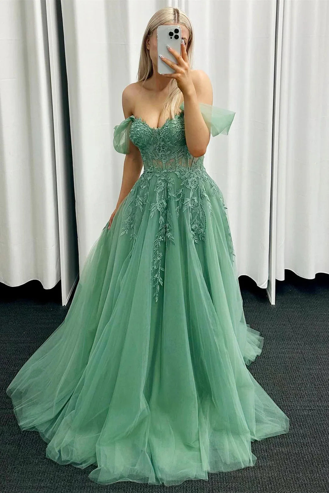 Robe de soirée trapèze en tulle à épaules dénudées, motif floral vert sauge, broderie sans bretelles