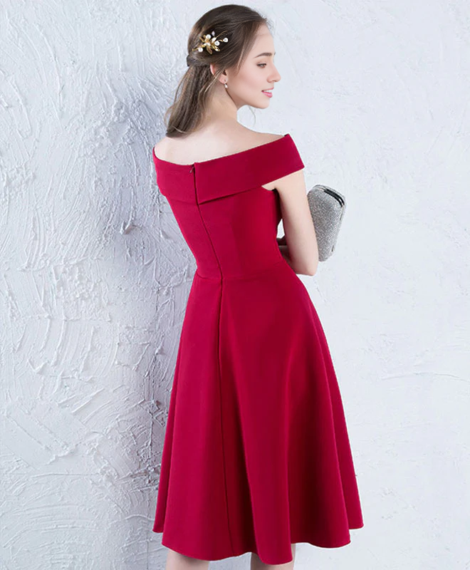Robe de soirée longue en satin à épaules dénudées 