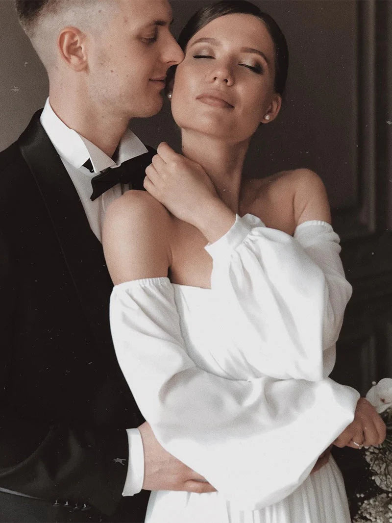 Robe de mariée en mousseline de soie à épaules dénudées et manches bouffantes avec traîne 