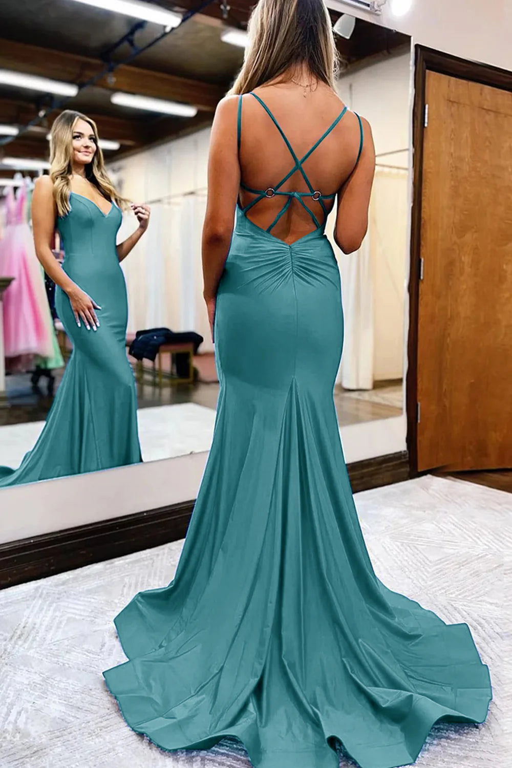 Vestido de fiesta largo con escote en V profundo, largo hasta el suelo, sin espalda, corte sirena y tirantes finos