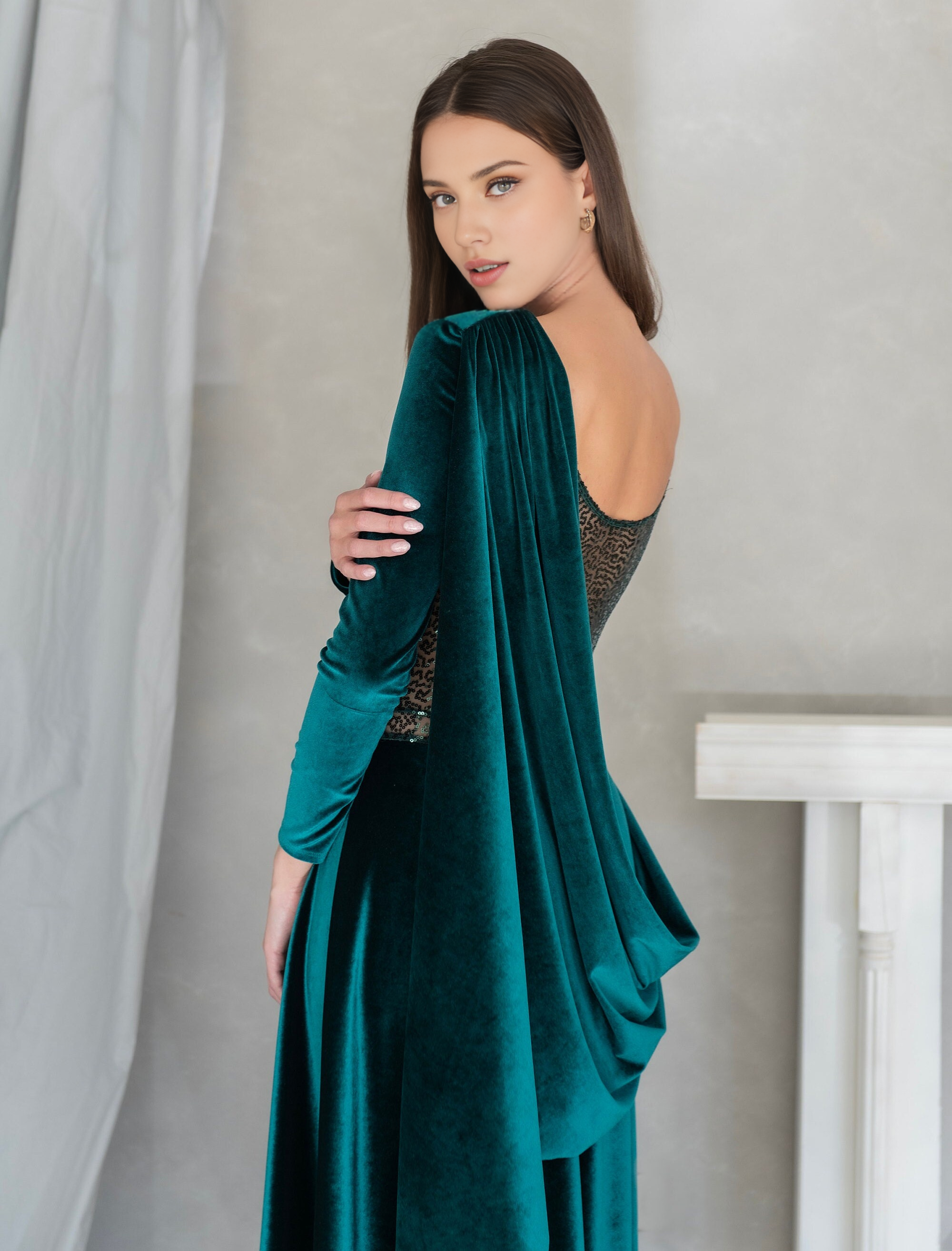 Vestido formal de terciopelo con cuello redondo y corte A con detalle drapeado en la espalda, vestido de novia color esmeralda, vestido de noche, elegante vestido con lazo, vestido largo, vestido de fiesta de manga larga. 