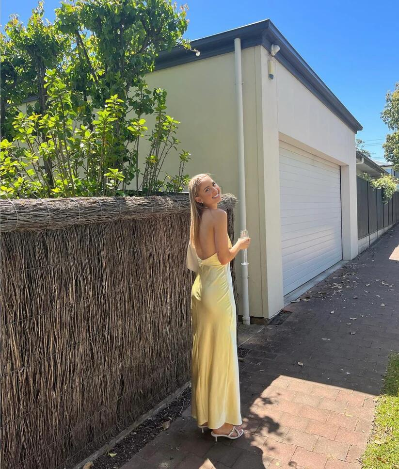 Weitese Dress Prom Dress Stores Light Yellow V Neck Halter Long Party Dress Wedding Guest Dress Party Dress Formal Women's Dresses