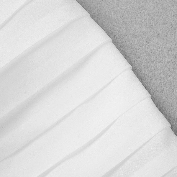 Robe de soirée blanche irrégulière à épaules dénudées et dos nu