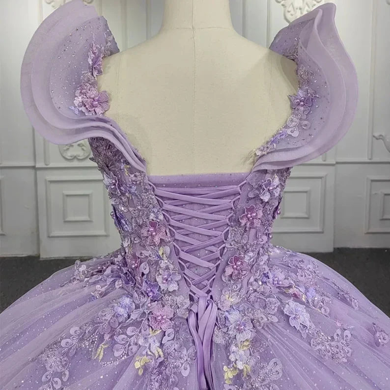 Robe de mariée longue à épaules dénudées et décolleté en V profond avec appliques