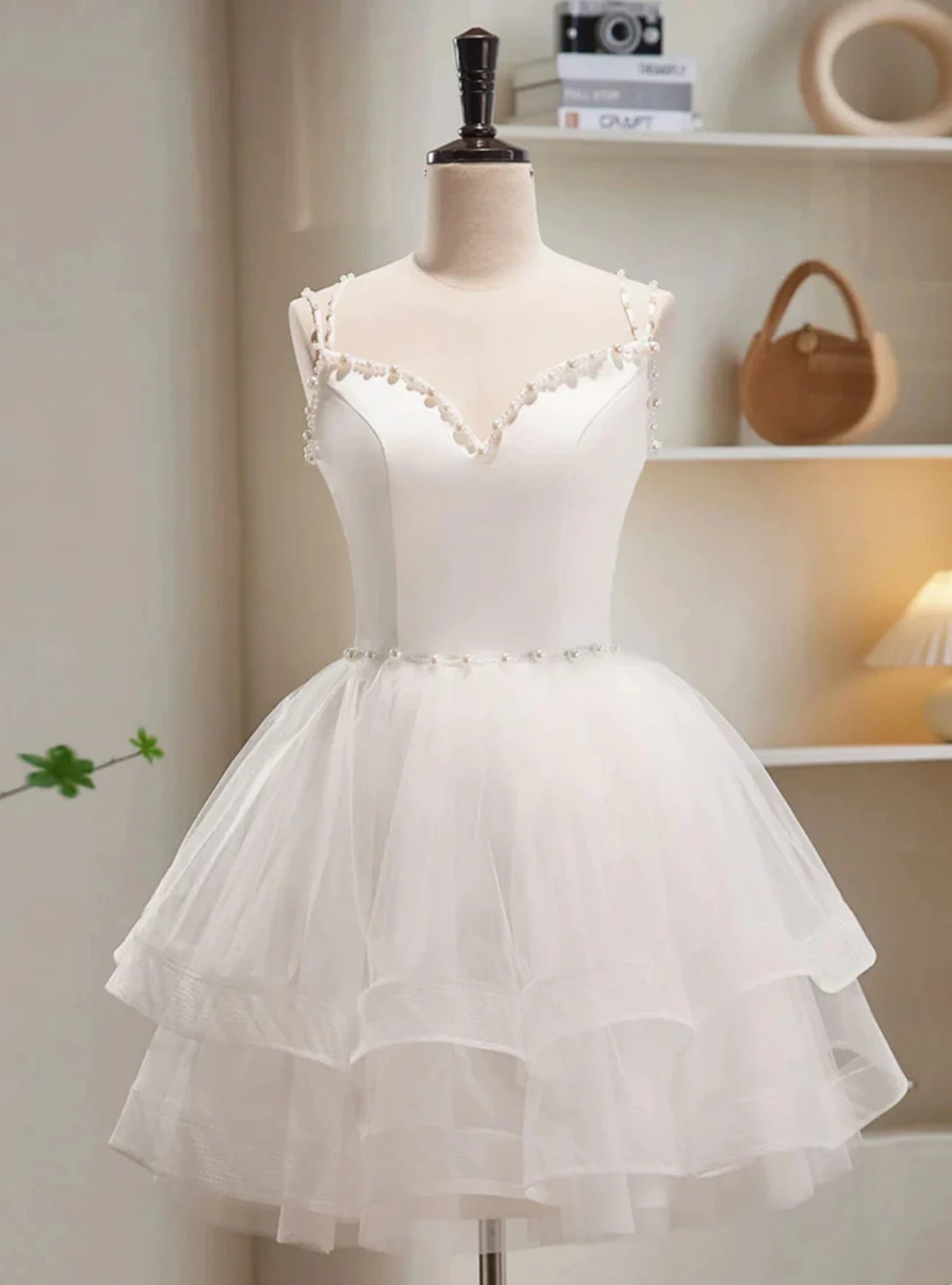 Pretty A-Line Sweetheart Dual Straps Pearl Tiered Tulle White Short Homecoming Dress