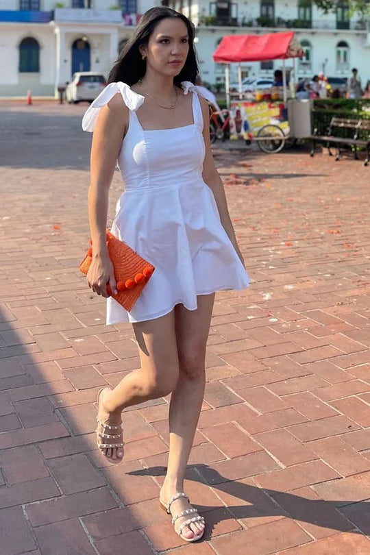 Robe de soirée trapèze à col carré et bretelles à nœud