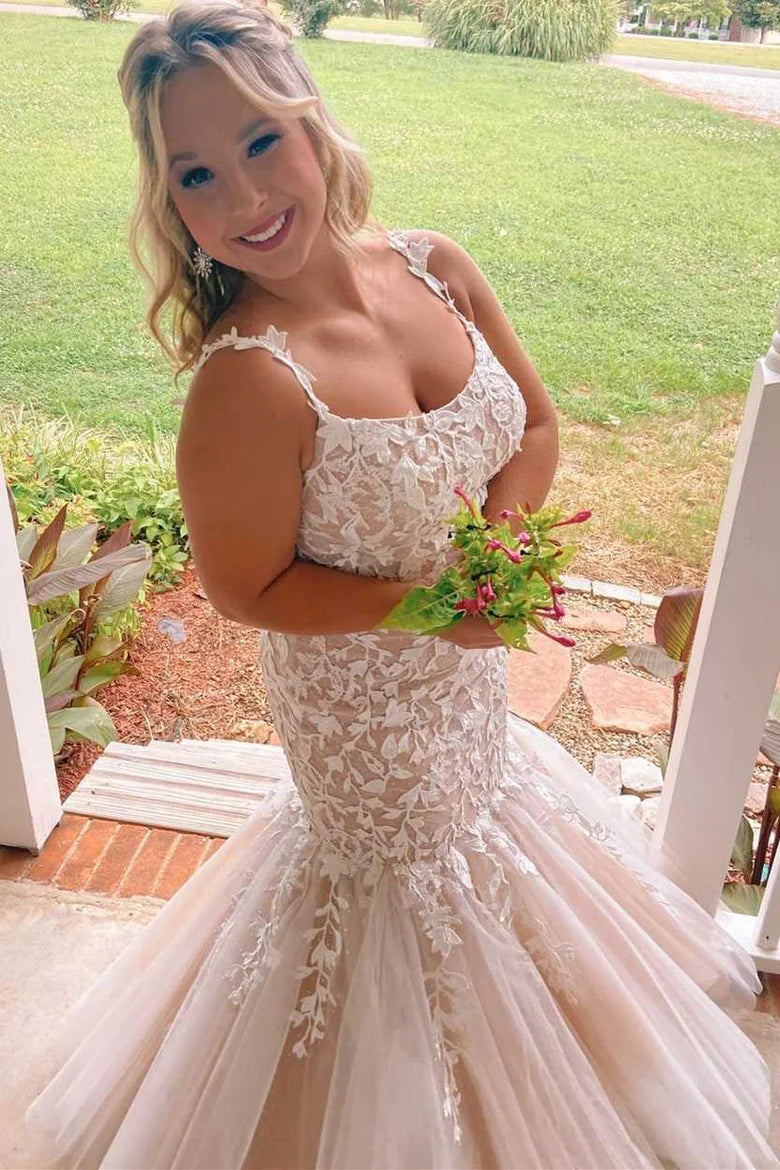 Backless Sleeveless Spaghetti Straps Round Neck Trumpet Long Prom Dress With Applique