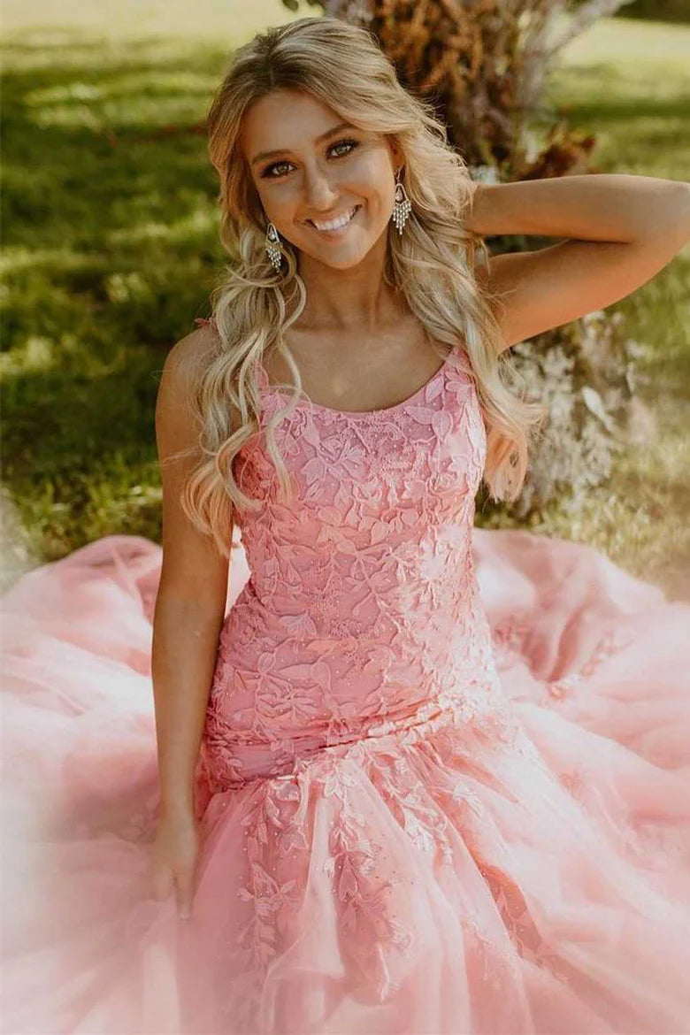 Backless Sleeveless Spaghetti Straps Round Neck Trumpet Long Prom Dress With Applique