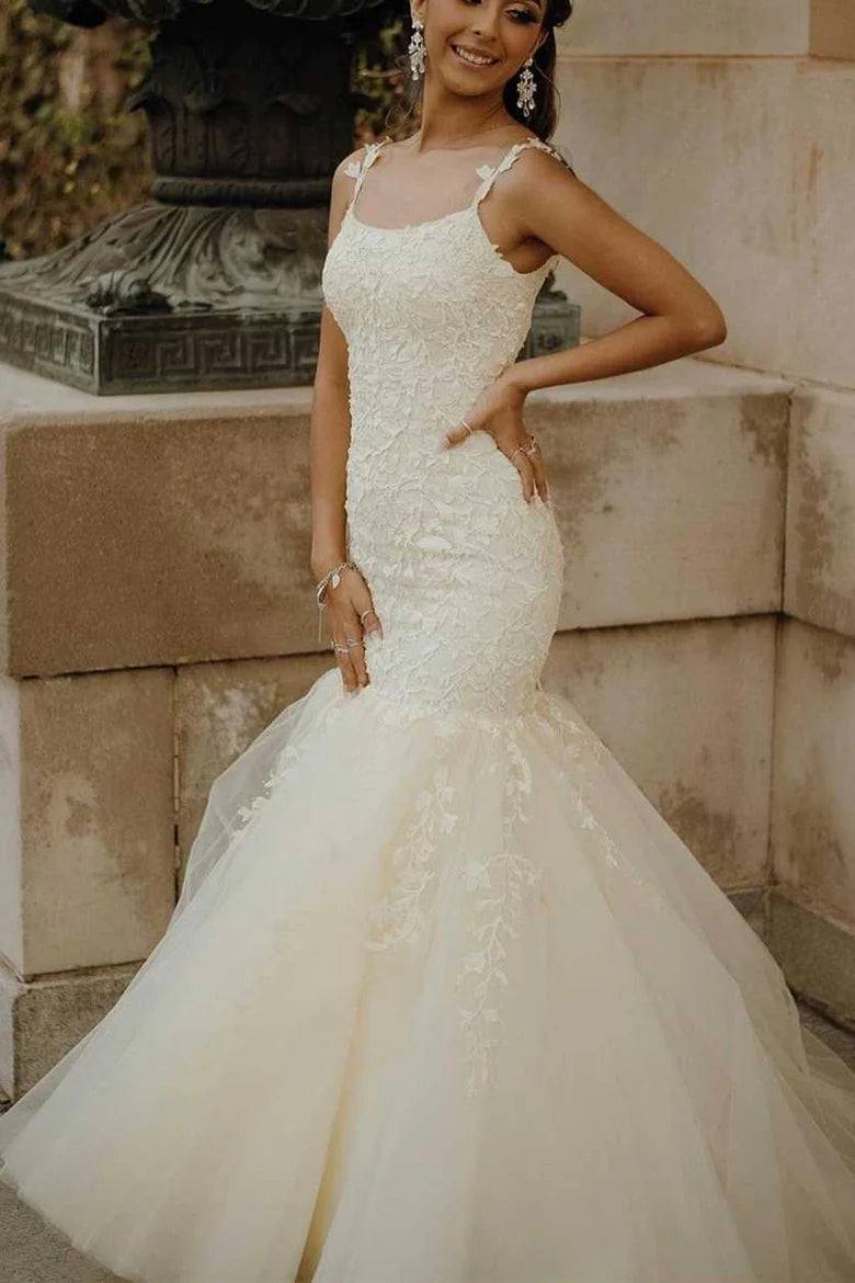 Backless Sleeveless Spaghetti Straps Round Neck Trumpet Long Prom Dress With Applique