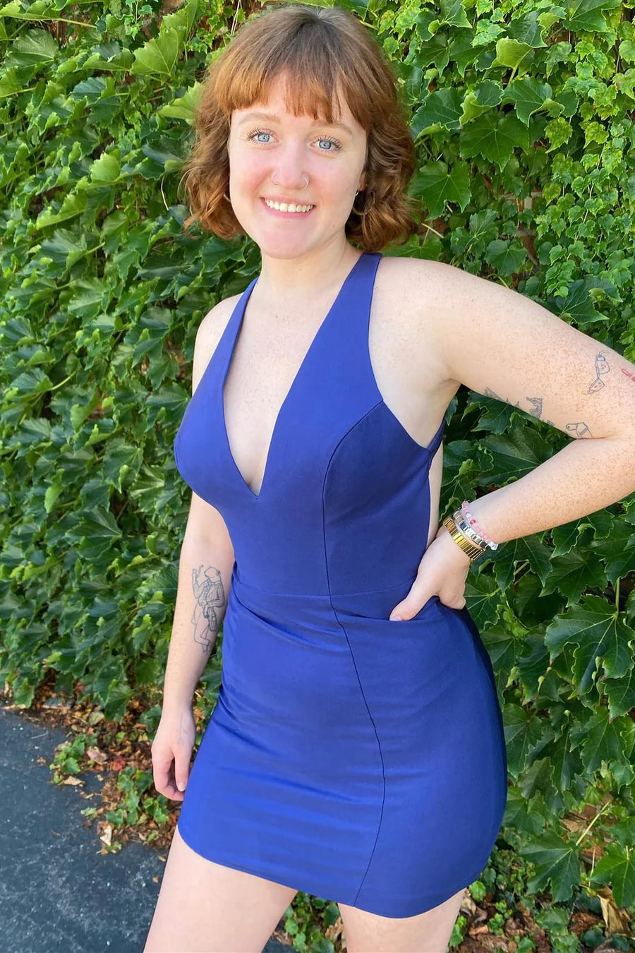 Robe de soirée courte moulante à licou