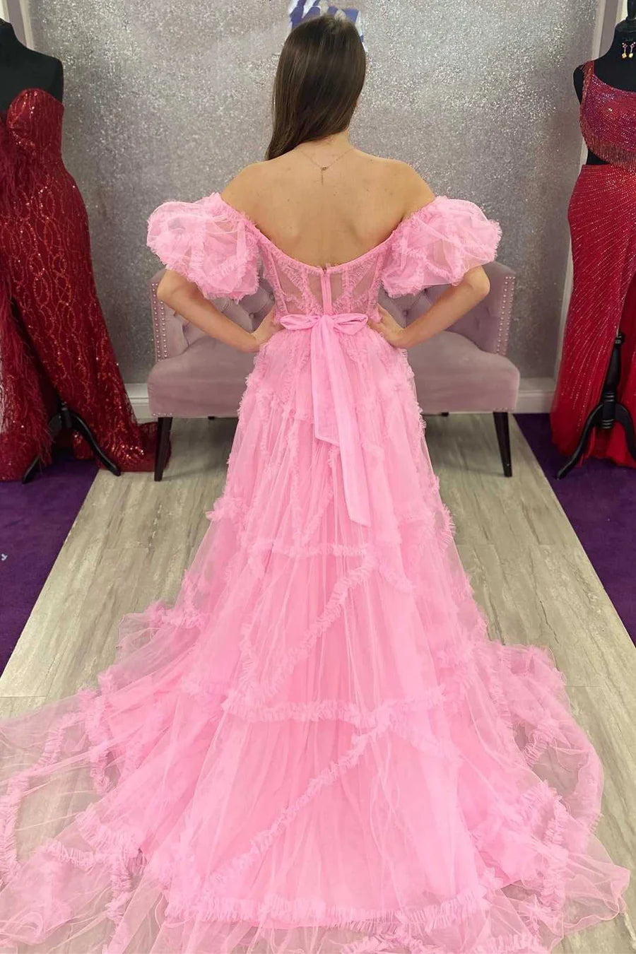 Robe de bal trapèze à volants transparents et manches bouffantes avec corset