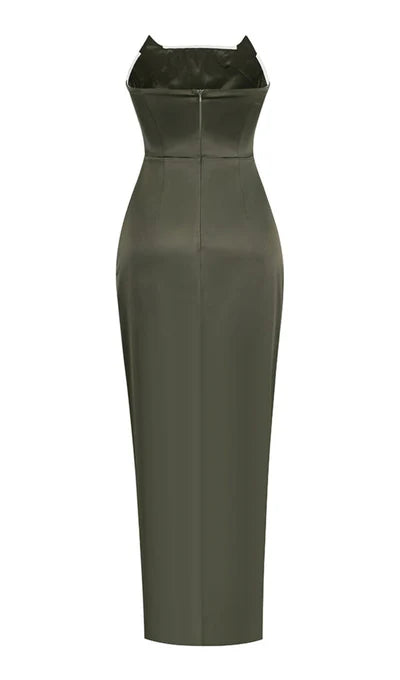 Vestido de fiesta largo de satén con abertura y sin tirantes y hombros descubiertos