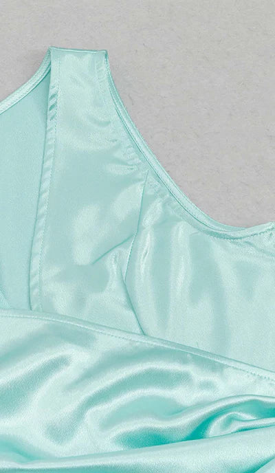 Vestido de fiesta de satén con cordones y escote en V profundo