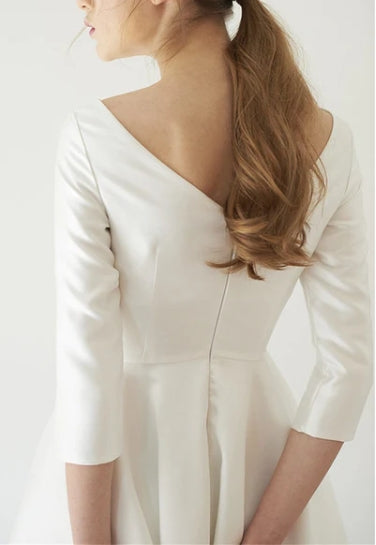 Elegant Satin Scoop Neck Long Sleeves Prom Dress