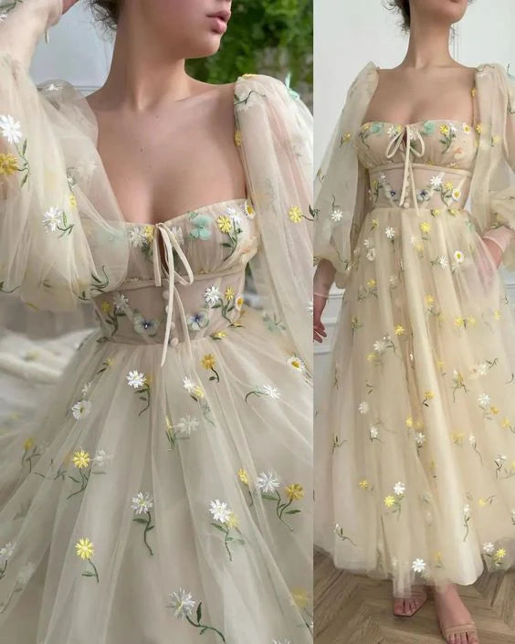 Robe de bal trapèze en tulle, col carré, manches longues, longueur thé