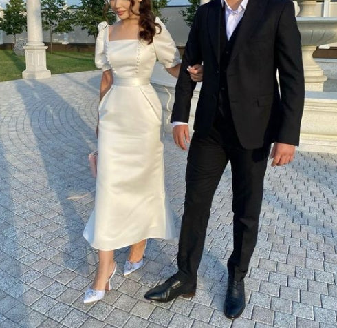 Robe de bal trapèze à col carré et motif conte de fées