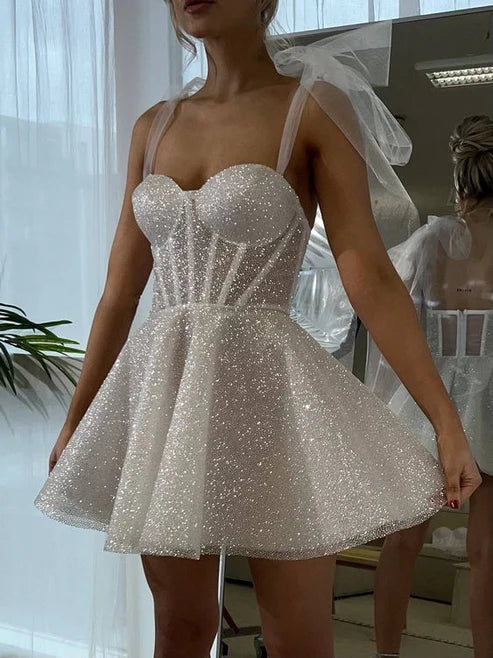 Robe de bal en tulle pailleté à bretelles spaghetti scintillantes