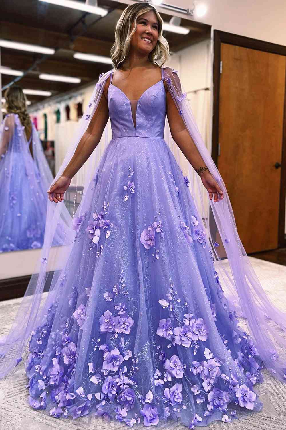 Robe de bal princesse en tulle à fleurs 3D avec cape